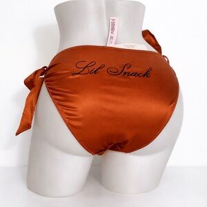 🔥Victoria's Secret Rust lil snack panty Sz medium NWT